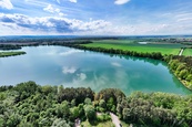 Prodej pozemky pro komerci, 7 945 m2, Chomoutovské jezero, cena 9000000 CZK / objekt, nabízí Vojta reality