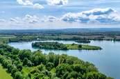 Prodej pozemky pro bydlení, 7 945 m2, Chomoutovské jezero, cena 9000000 CZK / objekt, nabízí Vojta reality